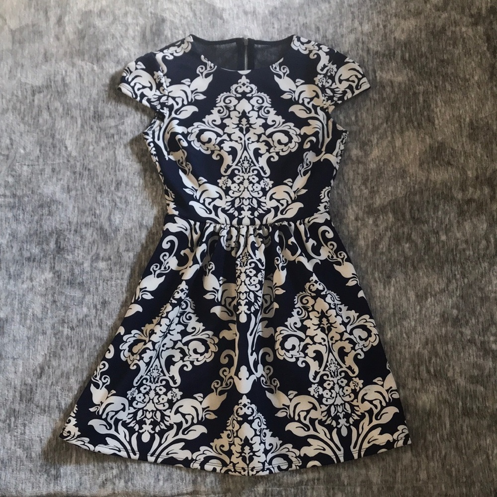 B. Darlin Women’s Dress.
